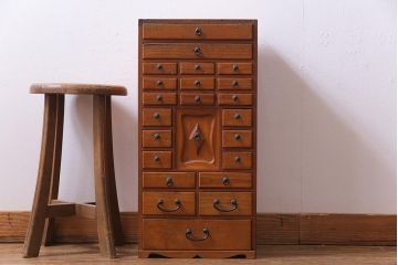 ヴィンテージ家具　ビンテージ　ヒノキ材　小物の収納にうってつけ!レトロで味のある縦長チェスト(引き出し)