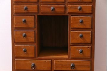 ヴィンテージ家具　ビンテージ　ヒノキ材　小物の収納にうってつけ!レトロで味のある縦長チェスト(引き出し)