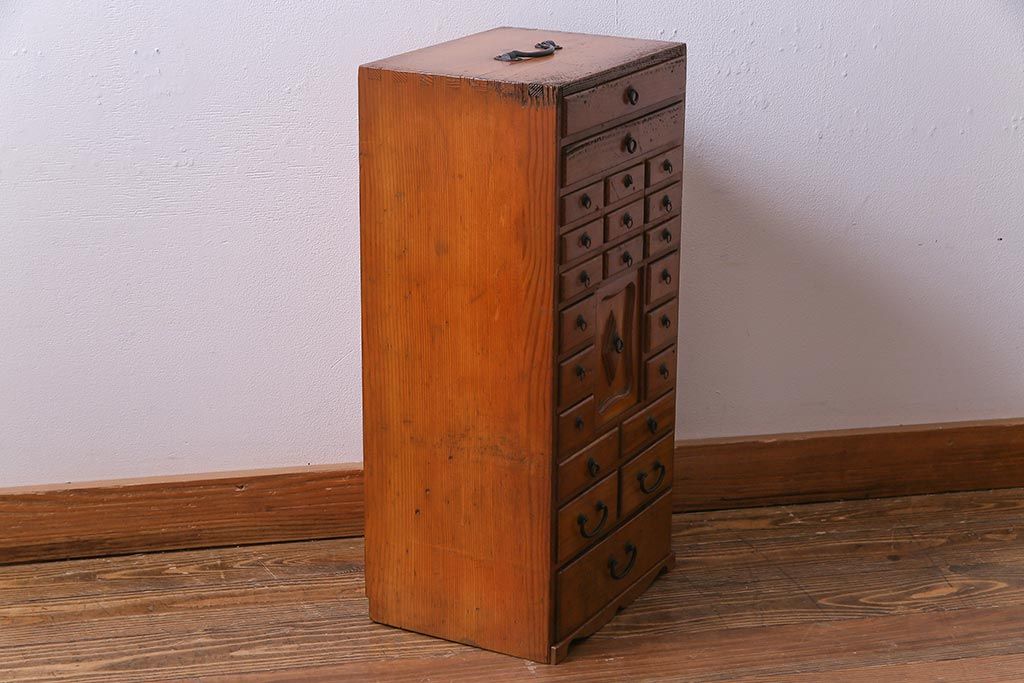 ヴィンテージ家具　ビンテージ　ヒノキ材　小物の収納にうってつけ!レトロで味のある縦長チェスト(引き出し)