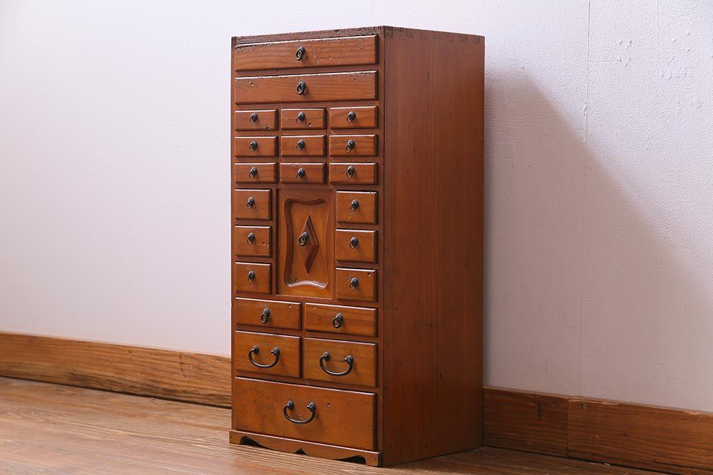 ヴィンテージ家具　ビンテージ　ヒノキ材　小物の収納にうってつけ!レトロで味のある縦長チェスト(引き出し)