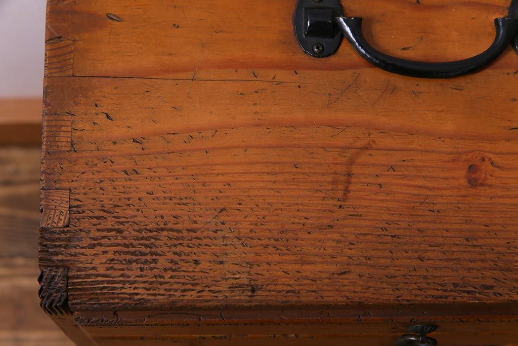 ヴィンテージ家具　ビンテージ　ヒノキ材　小物の収納にうってつけ!レトロで味のある縦長チェスト(引き出し)