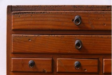 ヴィンテージ家具　ビンテージ　ヒノキ材　小物の収納にうってつけ!レトロで味のある縦長チェスト(引き出し)