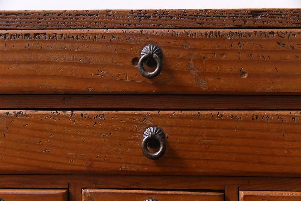 ヴィンテージ家具　ビンテージ　ヒノキ材　小物の収納にうってつけ!レトロで味のある縦長チェスト(引き出し)