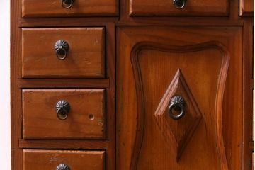 ヴィンテージ家具　ビンテージ　ヒノキ材　小物の収納にうってつけ!レトロで味のある縦長チェスト(引き出し)