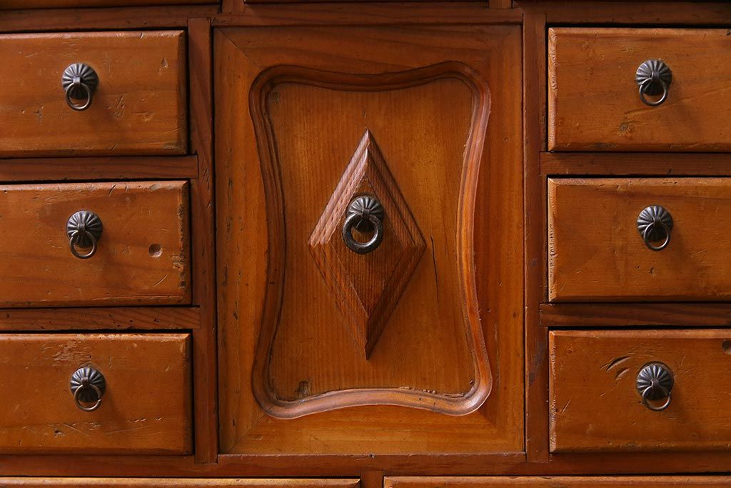 ヴィンテージ家具　ビンテージ　ヒノキ材　小物の収納にうってつけ!レトロで味のある縦長チェスト(引き出し)