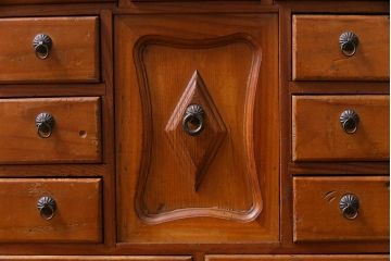 ヴィンテージ家具　ビンテージ　ヒノキ材　小物の収納にうってつけ!レトロで味のある縦長チェスト(引き出し)