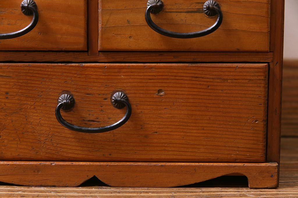 ヴィンテージ家具　ビンテージ　ヒノキ材　小物の収納にうってつけ!レトロで味のある縦長チェスト(引き出し)