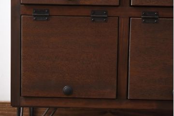 ラフジュ工房オリジナル　鉄脚付き 3×3マス　レトロな味わいが魅力的なパタパタ扉のマス目棚(収納棚、下駄箱)