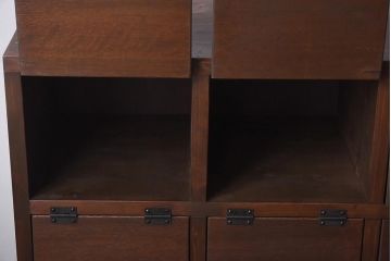 ラフジュ工房オリジナル　鉄脚付き 3×3マス　レトロな味わいが魅力的なパタパタ扉のマス目棚(収納棚、下駄箱)