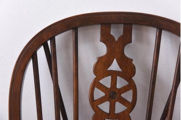 ヴィンテージ家具　イギリスビンテージ　ニレ・ビーチ材　貫のデザインが個性を光らせるホイールバックチェア(ダイニングチェア)(2)