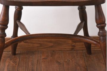 ヴィンテージ家具　イギリスビンテージ　ニレ・ビーチ材　貫のデザインが個性を光らせるホイールバックチェア(ダイニングチェア)(2)