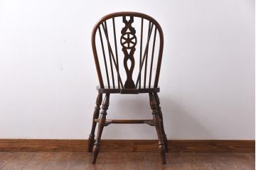 ヴィンテージ家具　イギリスビンテージ　ニレ・ビーチ材　貫のデザインが個性を光らせるホイールバックチェア(ダイニングチェア)(2)