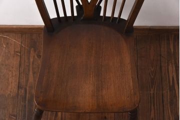 ヴィンテージ家具　イギリスビンテージ　ホイールバックの透かし魅力的なダイニングチェア(板座チェア)(1)