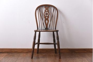 ヴィンテージ家具　イギリスビンテージ　ホイールバックの透かし魅力的なダイニングチェア(板座チェア)(2)
