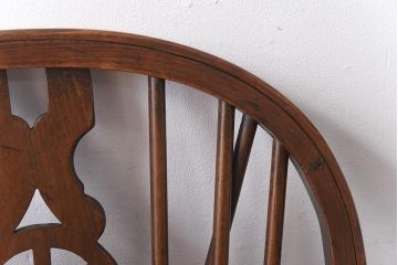 ヴィンテージ家具　イギリスビンテージ　ホイールバックの透かし魅力的なダイニングチェア(板座チェア)(2)