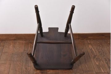 ヴィンテージ家具　イギリスビンテージ　ホイールバックの透かし魅力的なダイニングチェア(板座チェア)(2)