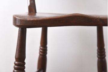 アンティーク家具　イギリスアンティーク　ニレ材・ビーチ材　凝った背貫と素朴な雰囲気が魅力のダイニングチェア(ワークチェア)(1)