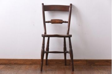 アンティーク家具　イギリスアンティーク　ニレ材・ビーチ材　凝った背貫と素朴な雰囲気が魅力のダイニングチェア(ワークチェア)(2)
