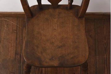 アンティーク家具　イギリスアンティーク　木のぬくもりと品のある佇まいが魅力的なチェア(ダイニングチェア、板座チェア)