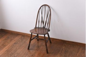 ヴィンテージ家具　イギリスビンテージ　なめらかな木肌と濃い色味が魅力のダイニングチェア(ウィンザーチェア、板座チェア、ウインザーチェア)(1)