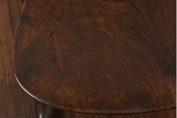 ヴィンテージ家具　イギリスビンテージ　なめらかな木肌と濃い色味が魅力のダイニングチェア(ウィンザーチェア、板座チェア、ウインザーチェア)(1)