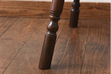 ヴィンテージ家具　イギリスビンテージ　なめらかな木肌と濃い色味が魅力のダイニングチェア(ウィンザーチェア、板座チェア、ウインザーチェア)(1)