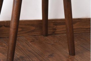 ヴィンテージ家具　イギリスビンテージ　ぬくもり感じる風合いのレトロなスツール(椅子、花台)
