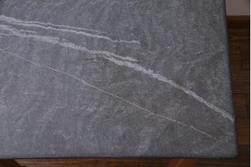 アンティーク家具　イタリア　MAGEIA　チーク材　個性的なストーントップテーブル(カフェテーブル)