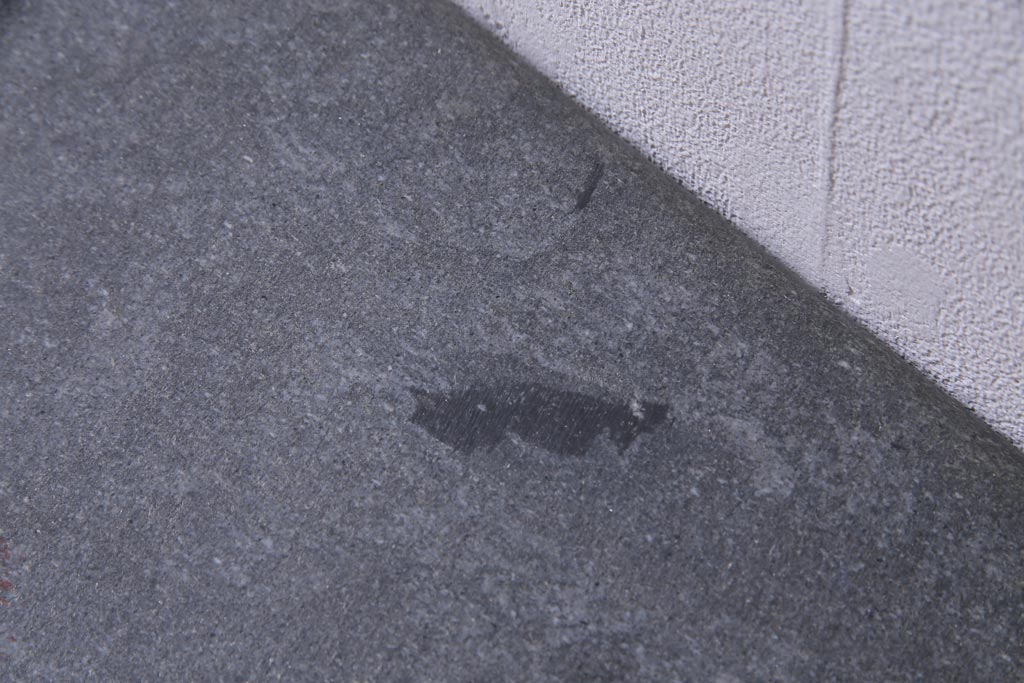 アンティーク家具　イタリア　MAGEIA　チーク材　個性的なストーントップテーブル(カフェテーブル)