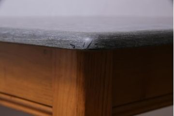 アンティーク家具　イタリア　MAGEIA　チーク材　個性的なストーントップテーブル(カフェテーブル)