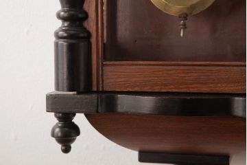 アンティーク雑貨　和製アンティーク　跳ね馬飾り　手巻き式　クラシカルなデザインが素敵な振り子時計(柱時計、掛け時計)