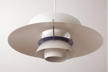 中古　デンマーク製　ルイスポールセン　PH5 クラシック　自然で快適な光を演出してくれるペンダントライト