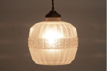 フランスビンテージ　幾何学模様がモダンなフロストガラスシェードのペンダントライト(天井照明)
