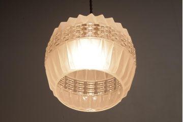 フランスビンテージ　幾何学模様がモダンなフロストガラスシェードのペンダントライト(天井照明)