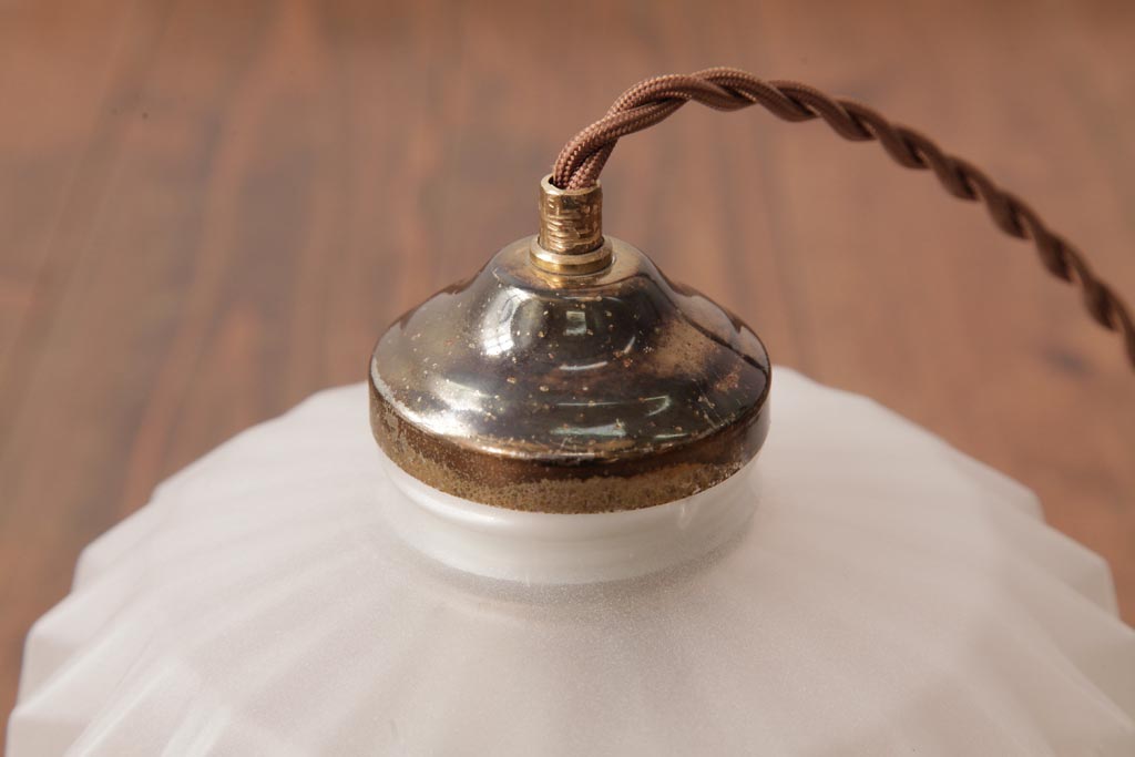 フランスビンテージ　幾何学模様がモダンなフロストガラスシェードのペンダントライト(天井照明)