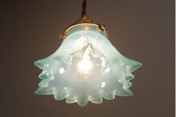 フランスアンティーク　ロマンチックな雰囲気漂うフリルガラスのペンダントライト(天井照明)