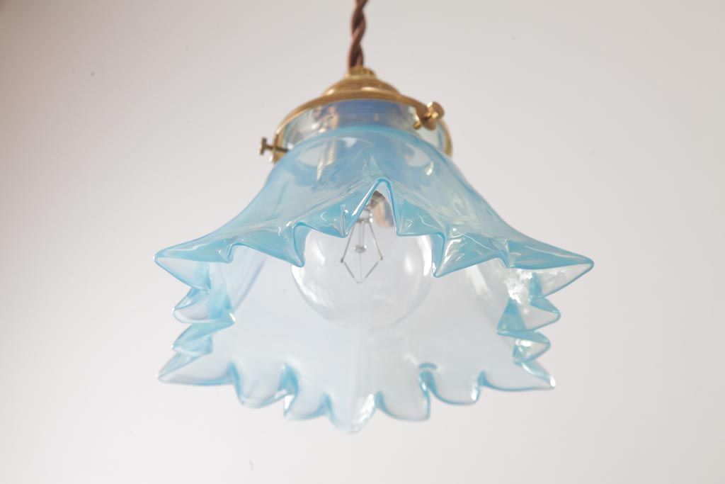 フランスアンティーク　ロマンチックな雰囲気漂うフリルガラスのペンダントライト(天井照明)