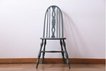 ペイント家具　イギリスビンテージ　クラシカルなデザインのチェア(椅子)
