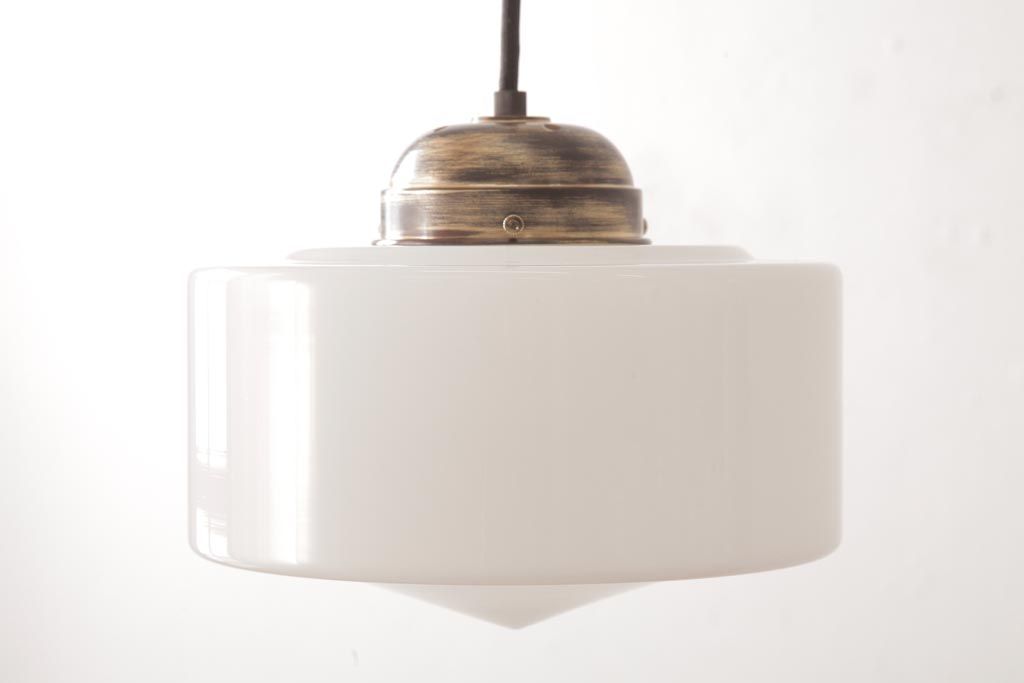 昭和レトロ　戦前　シンプルな乳白ガラスのペンダントライト(吊り下げ照明、天井照明)(1)