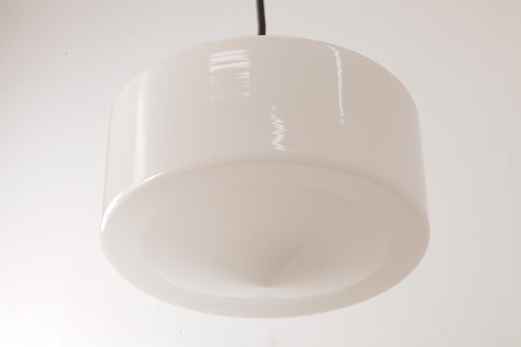 昭和レトロ　戦前　シンプルな乳白ガラスのペンダントライト(吊り下げ照明、天井照明)(1)
