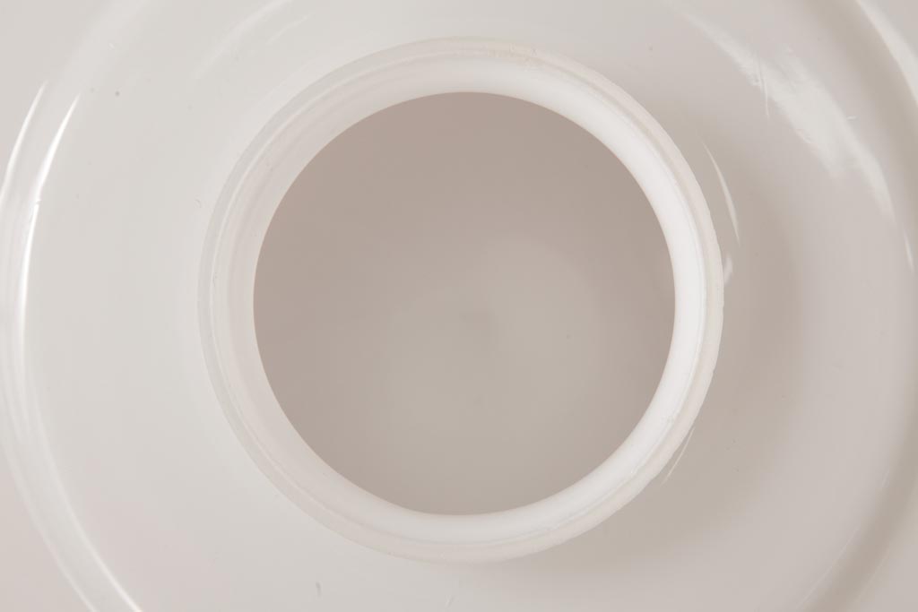 昭和レトロ　戦前　シンプルな乳白ガラスのペンダントライト(吊り下げ照明、天井照明)(1)