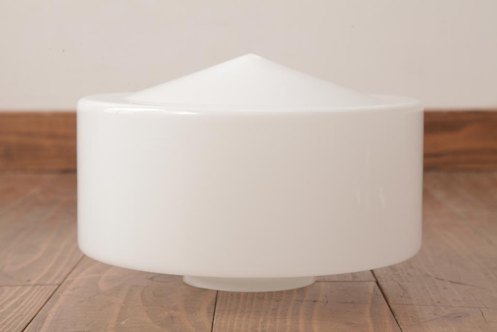 昭和レトロ　戦前　シンプルな乳白ガラスのペンダントライト(吊り下げ照明、天井照明)(1)