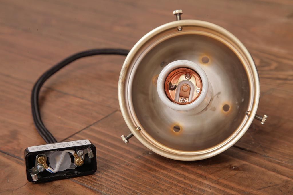 昭和レトロ　戦前　シンプルな乳白ガラスのペンダントライト(吊り下げ照明、天井照明)(1)