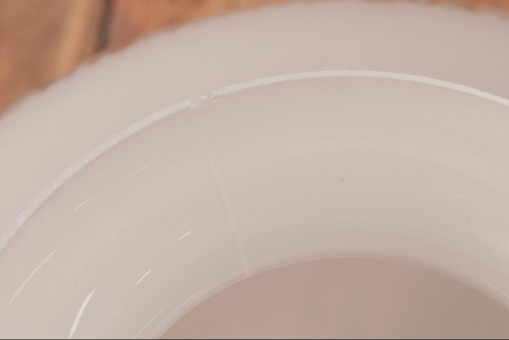 フランスビンテージ　幾何学模様の透かしがおしゃれなすりガラスシェードのペンダントライト(天井照明)