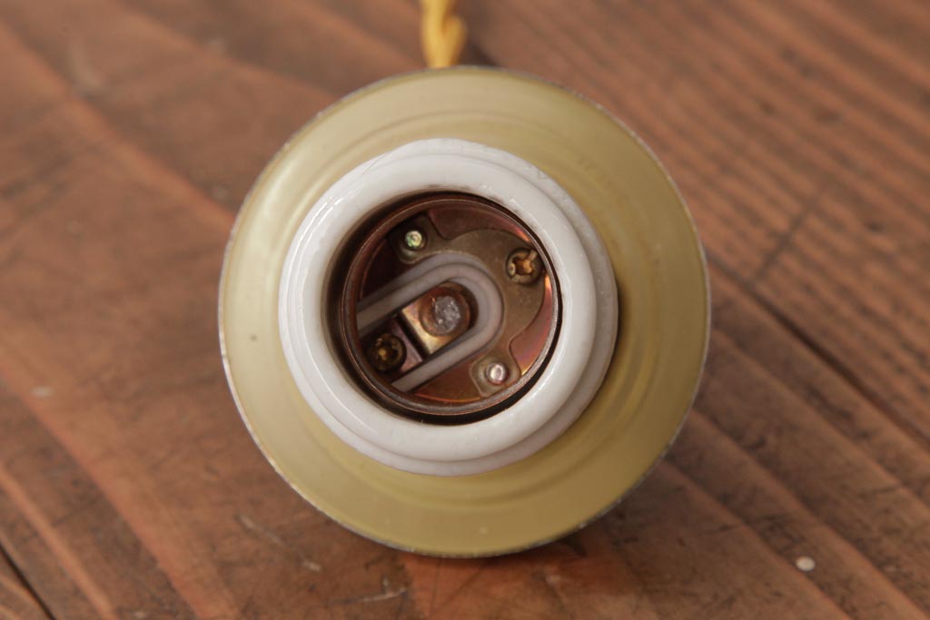 フランスビンテージ　幾何学模様の透かしがおしゃれなすりガラスシェードのペンダントライト(天井照明)