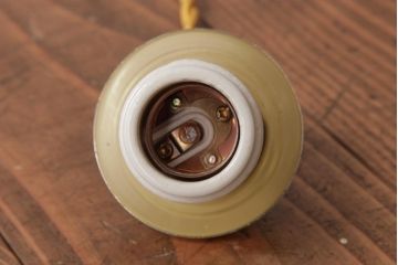 フランスビンテージ　幾何学模様の透かしがおしゃれなすりガラスシェードのペンダントライト(天井照明)