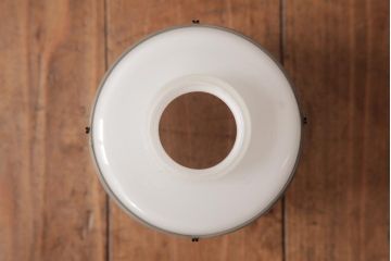 昭和レトロ　和モダンなデザインと味わい深い佇まいが魅力の乳白ガラスのペンダントライト(電笠、天井照明)