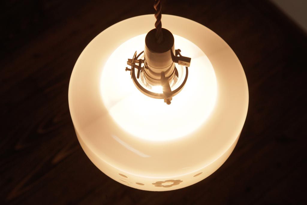 昭和レトロ　愛らしい花鳥が描かれた切子細工のペンダントライト(天井照明、吊り下げ照明)