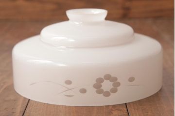 昭和レトロ　愛らしい花鳥が描かれた切子細工のペンダントライト(天井照明、吊り下げ照明)