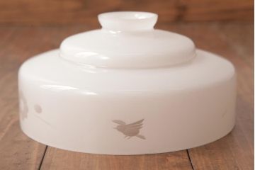 昭和レトロ　愛らしい花鳥が描かれた切子細工のペンダントライト(天井照明、吊り下げ照明)